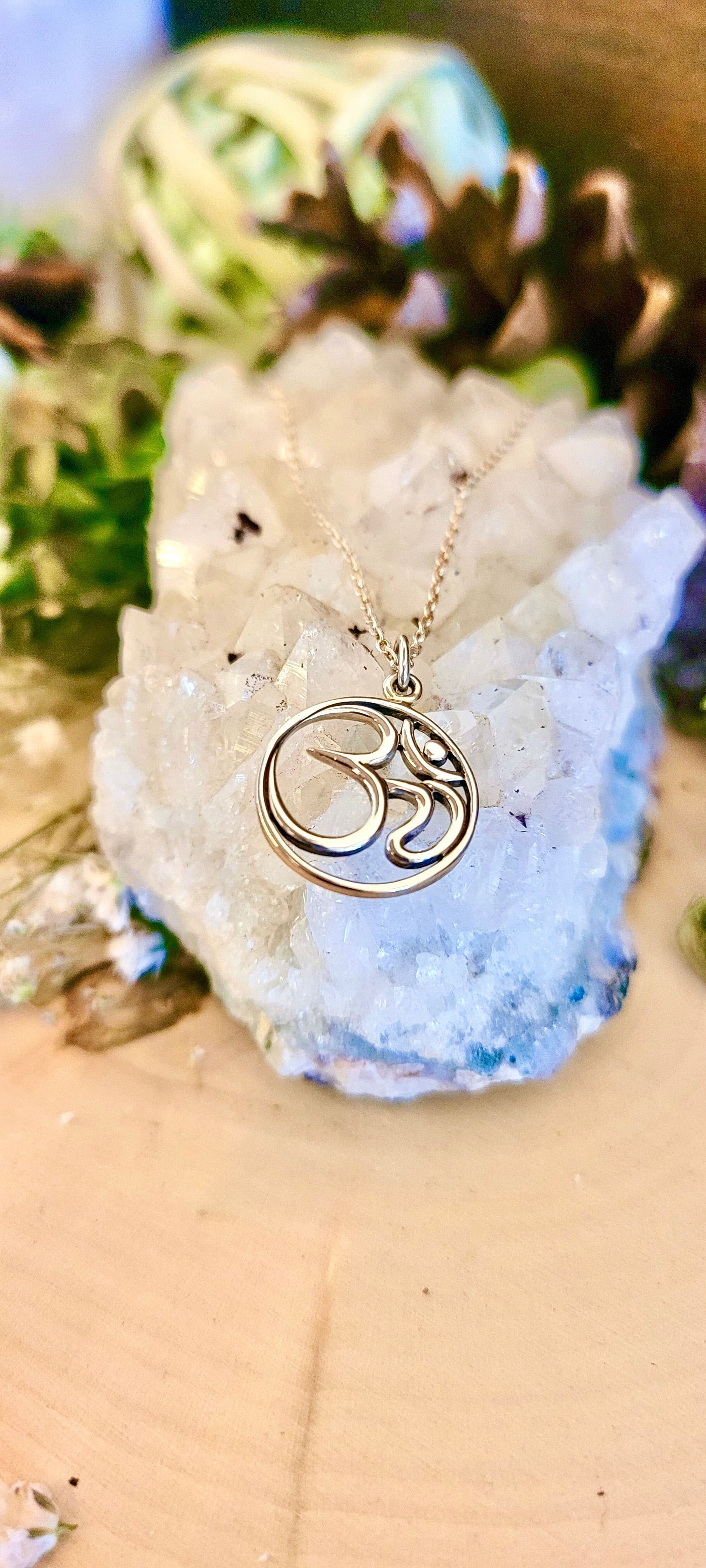 Om in circle