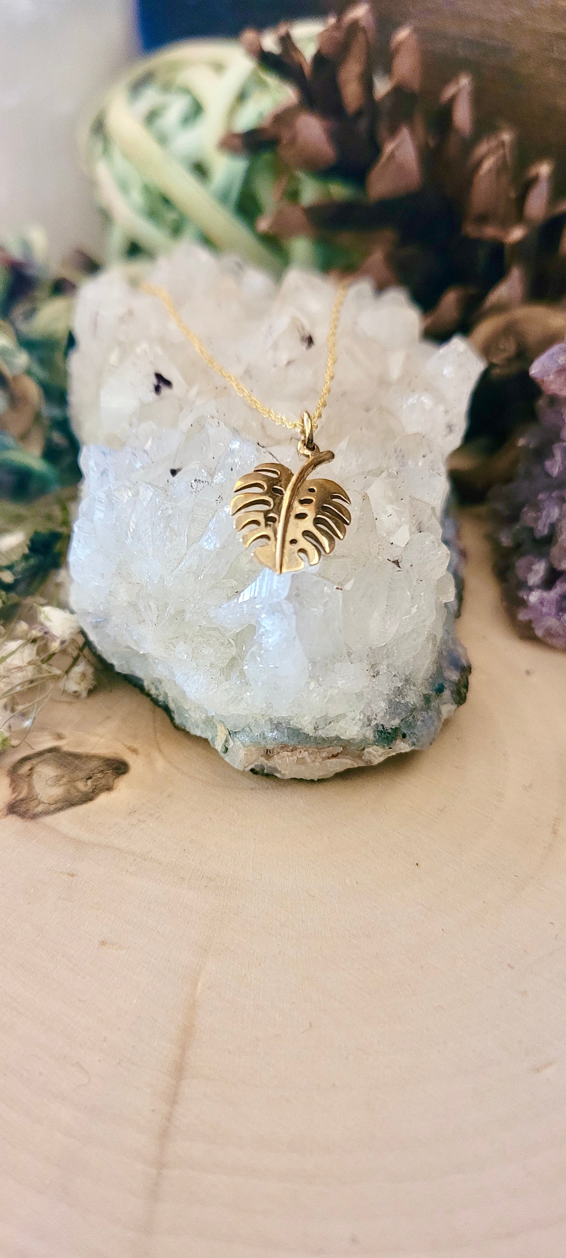Monstera Cutout Gold