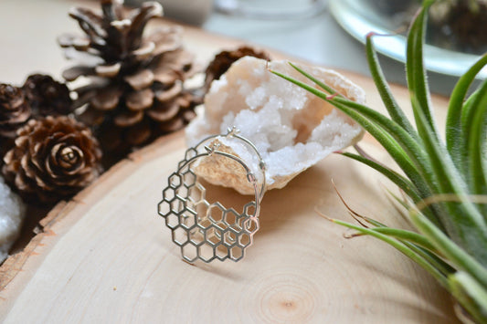 Honey comb hoop earrings